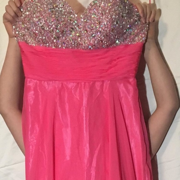 Prom dress - Picture 1 of 4